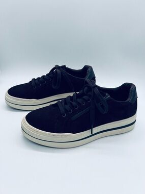 Cloudsteppers by Clarks Women’s Plum Suede Platform Sneakers with Cream Trim